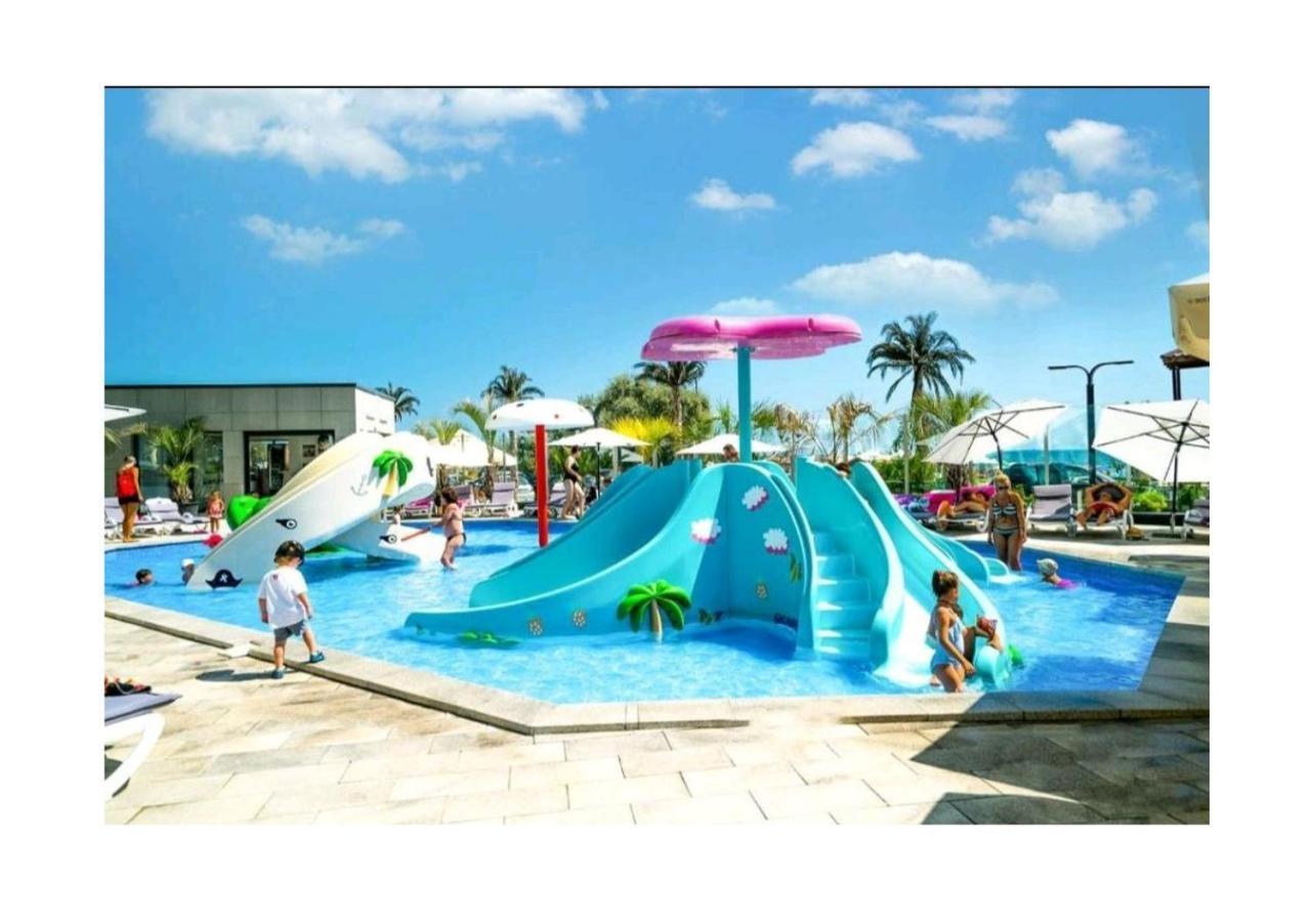 Purple Onyx - Pool & Spa Beach Resort Năvodari المظهر الخارجي الصورة